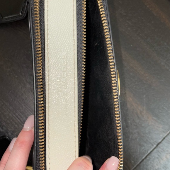 Marc Jacob’s Black Crossbody Bag - Picture 8 of 9